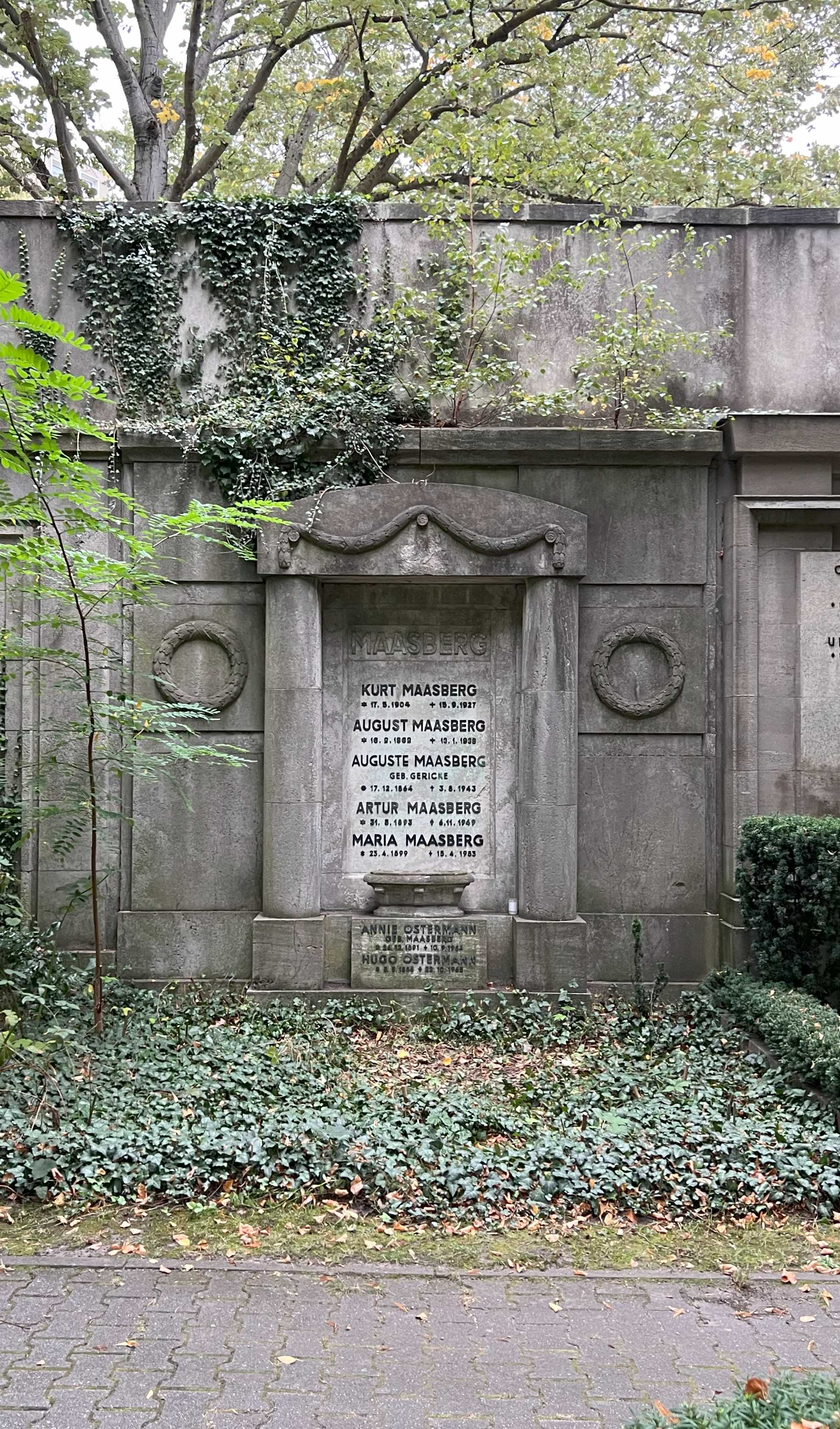 Grabstein Maria Maasberg, Friedhof Wilmersdorf, Berlin